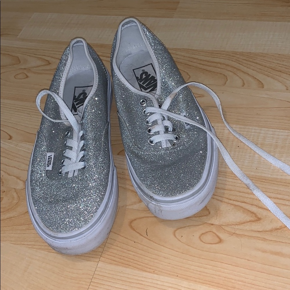 Silver Vans - Picture 1 of 4